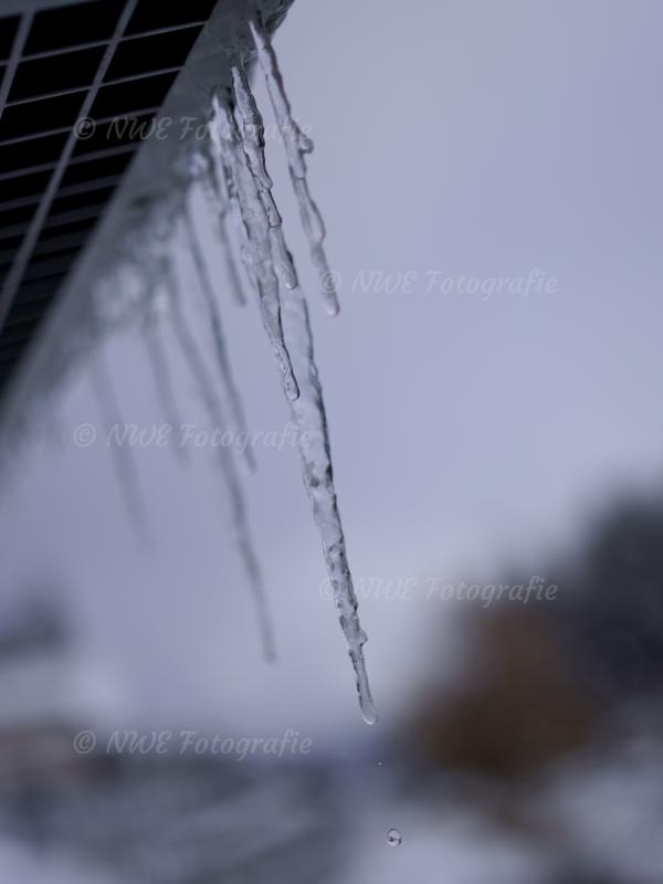 Eiszapfen fallender Tropfen